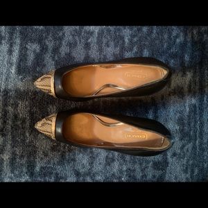 Coach Pumps